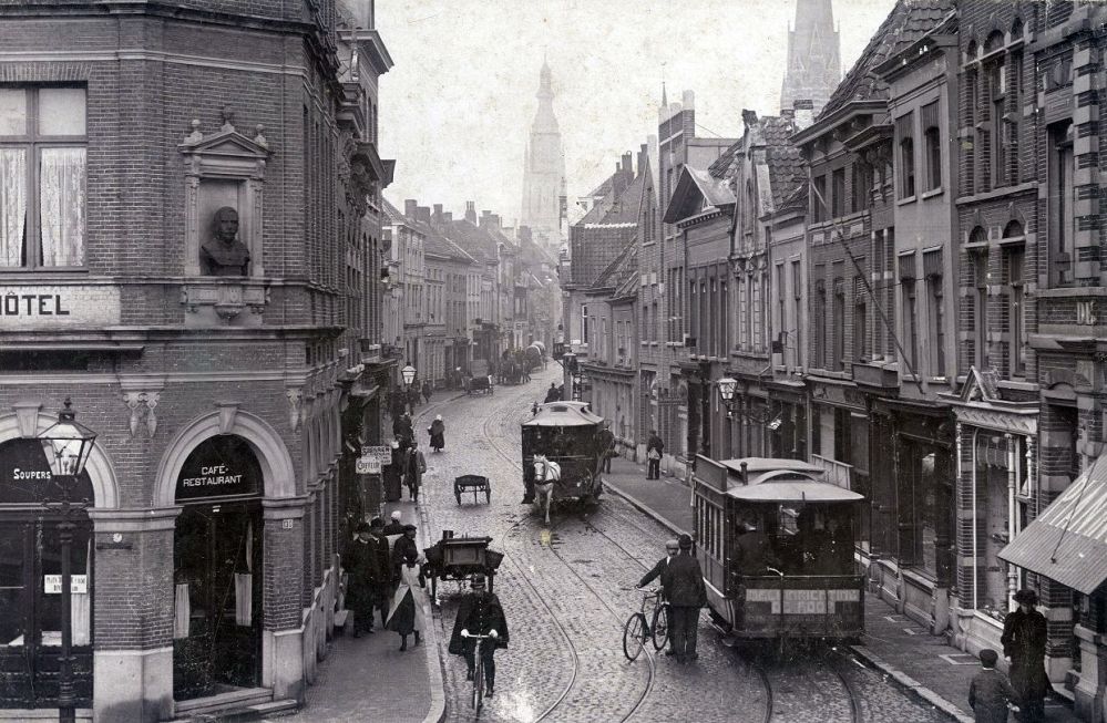 De zelfde straathoek, begin 20e eeuw